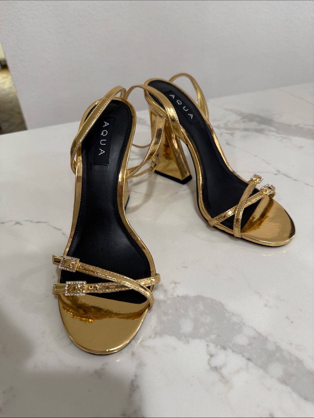Aqua Women's Salto Alto Metallic Gold Strappy Block Heel Ankle Strap Sandals 8